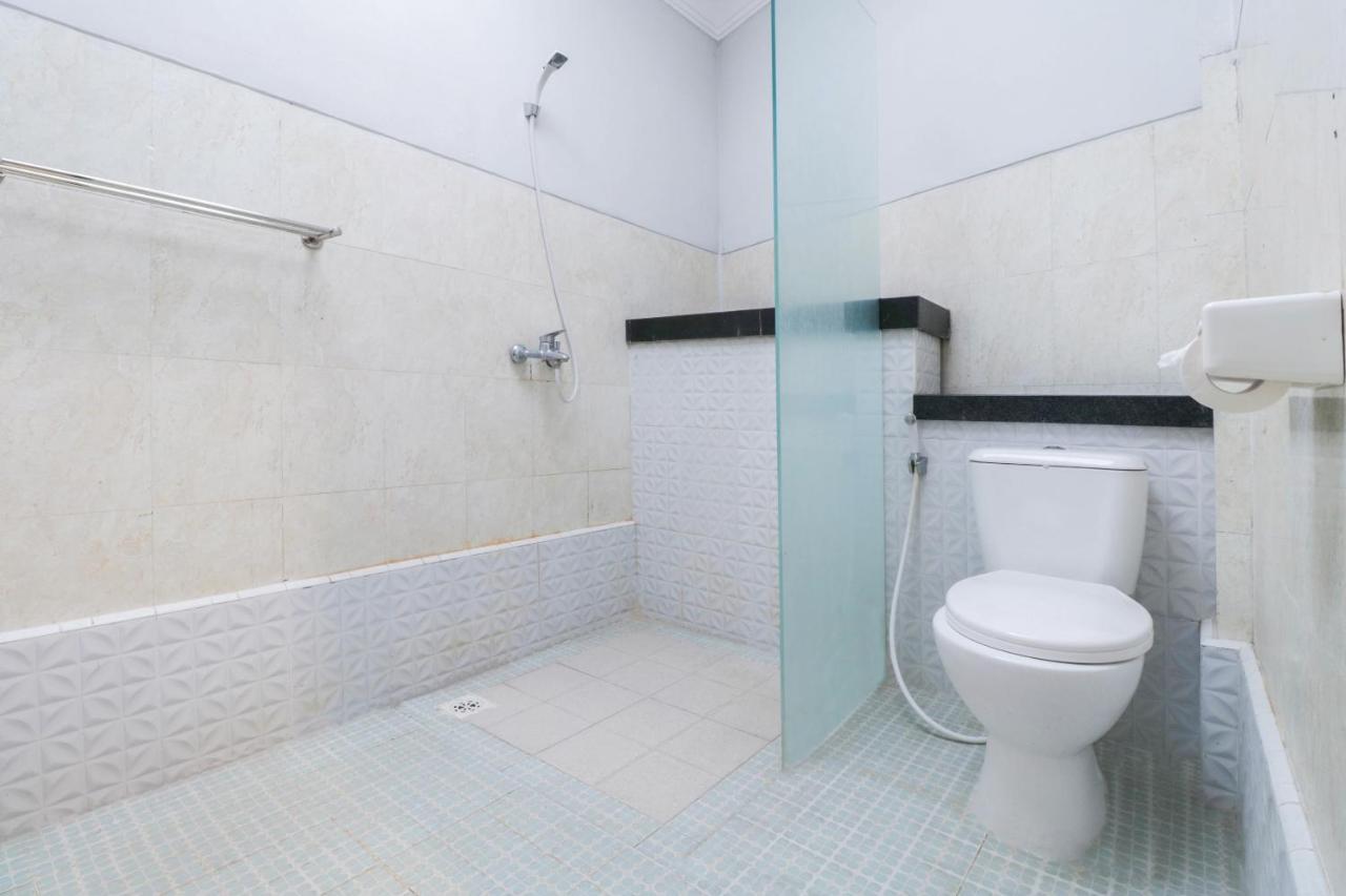 לומבוק Oyo 1757 Villa Dende מראה חיצוני תמונה