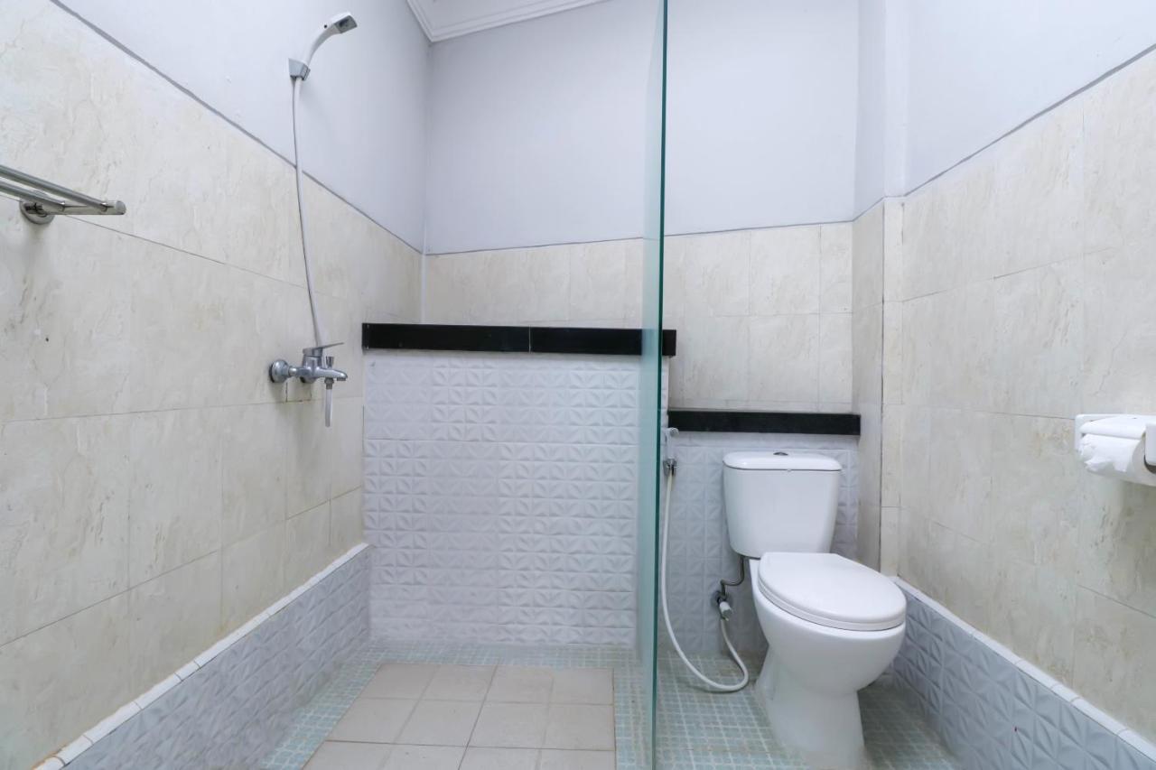 לומבוק Oyo 1757 Villa Dende מראה חיצוני תמונה